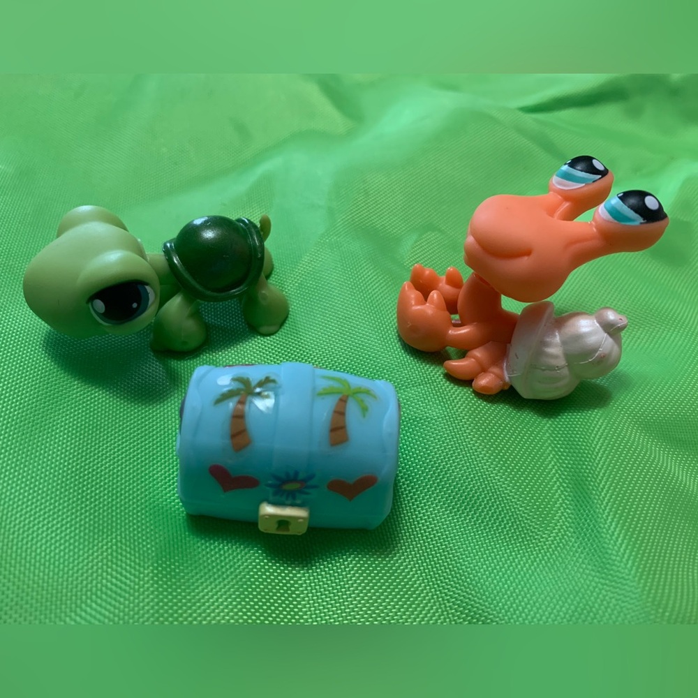 Littlest Pet Shop Pair Green Turtle/Hermit Crab (#187/#188) w/ Treasure Chest